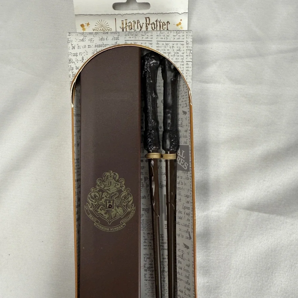 Harry‎ Potter Wand Chopsticks with Hogwarts Crest Storage Case Paladone New